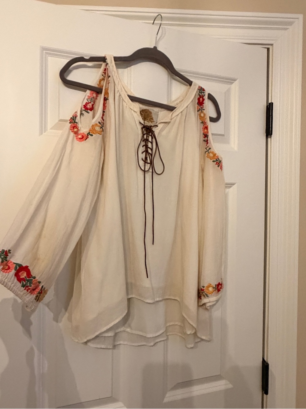 Judith March Missy Robertson collab Embroidered Cream Cold-Shoulder Peasant Top